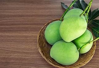 Raw Mango (Kacha) | 1 Kg