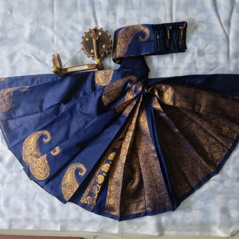 Pure Cotton Saree with Blouse view 3