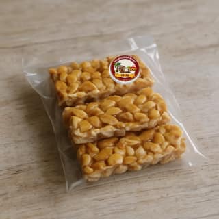 Mankuwar Mart's peanut chikki