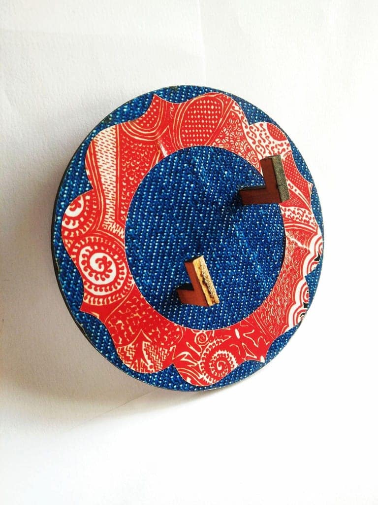 KEY HOLDER - CIRCLE BLUE DENIM BASE WITH ENIGMA ARTWORK FRAME view 2