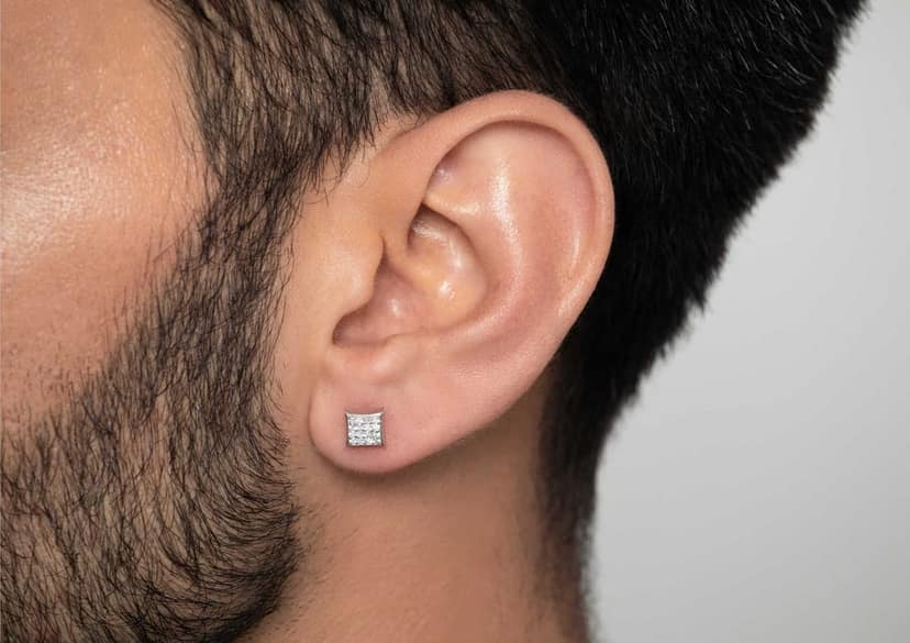 Radiant Kite Shaped Ear Stud For Men (1 Pc Only) view 3