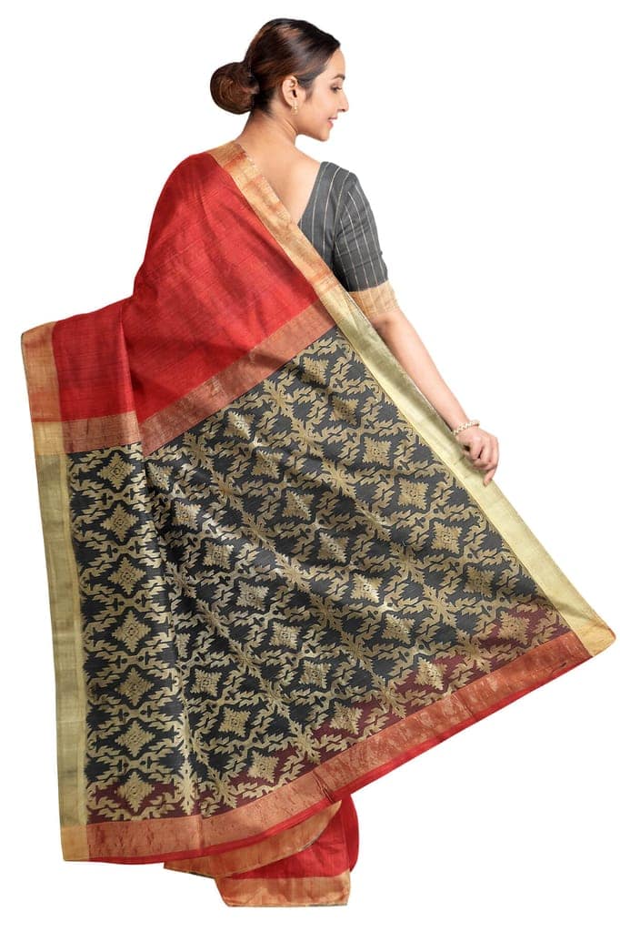 Matka silk saree in red with a jamdani weave pallu in geometric pattern view 2