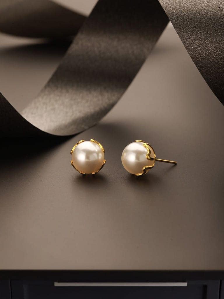 Gold plated Pearl studed earring