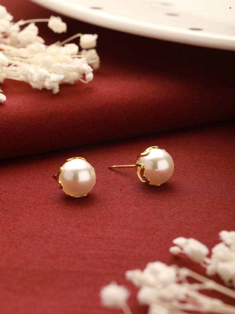 Gold plated Pearl studed earring view 3