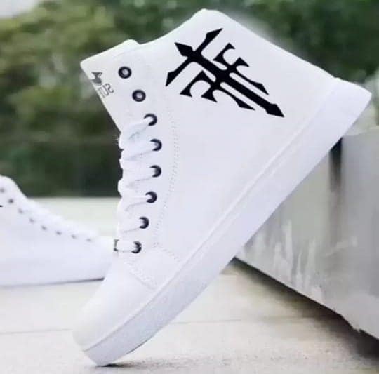 Luxury fashionable stylish light weight sport white casual shoes view 2