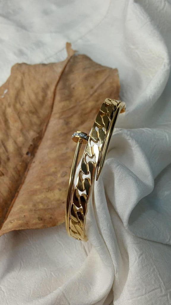 Nail Cuff view 3