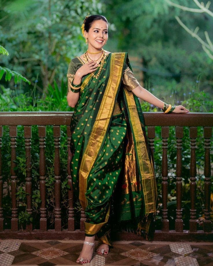 Authentic Pure Silk Handloom Nauvari Paithani Saree in Green view 3