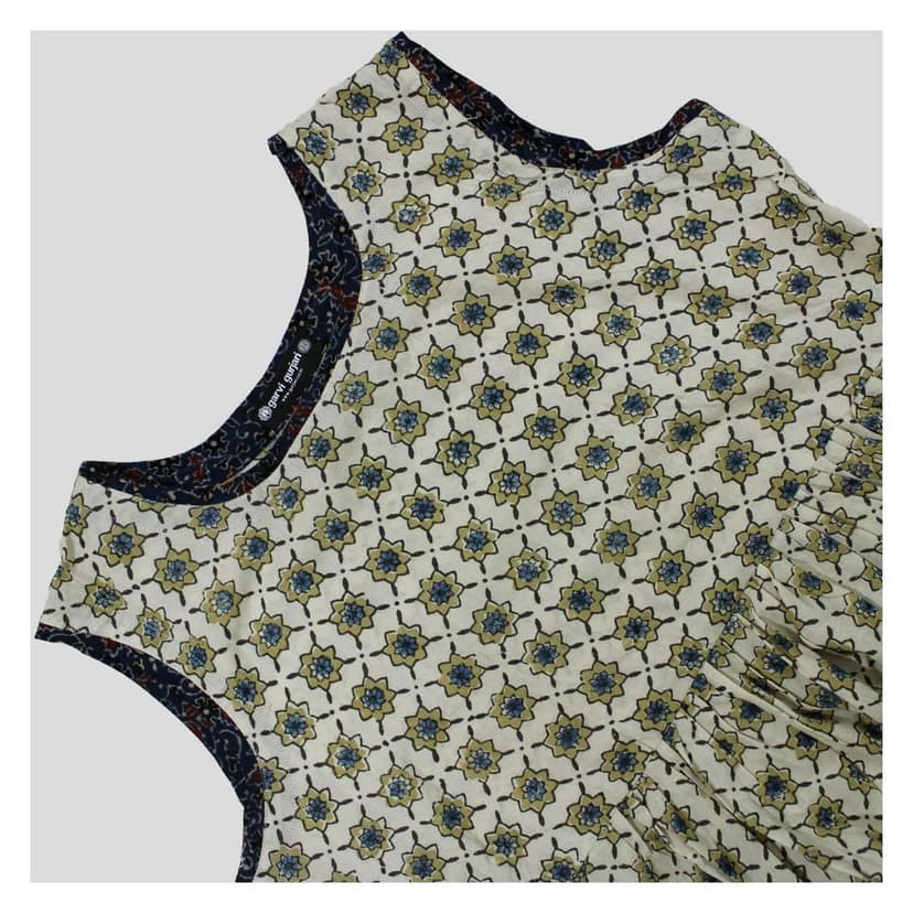 Garvi Gurjari (A Gujarat Govt Enterprise Cream Ajrakh Hand Block Printed Cotton Short Kurti(GGCACST02) view 4