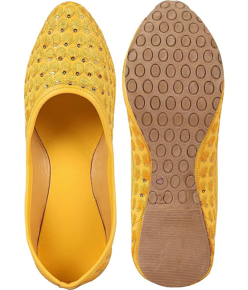 Apratim - Yellow Women's Juttis view 2