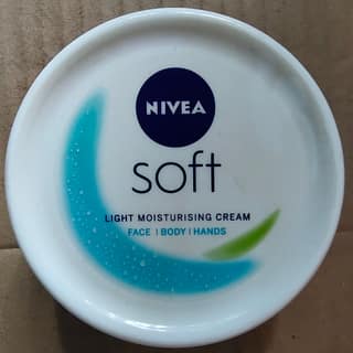 Nivea soft light moisturising cream