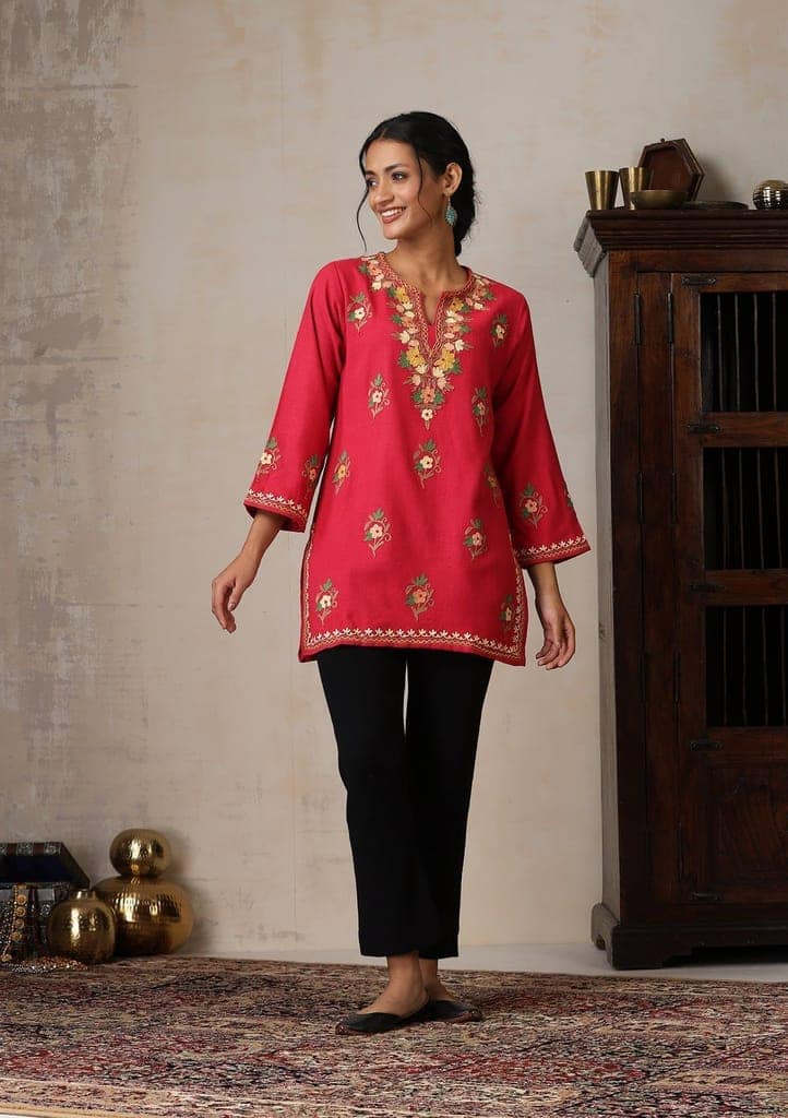 HOC Crafts Aari Embroidered Woollen Solid Women's Short Kurta - Pink view 3