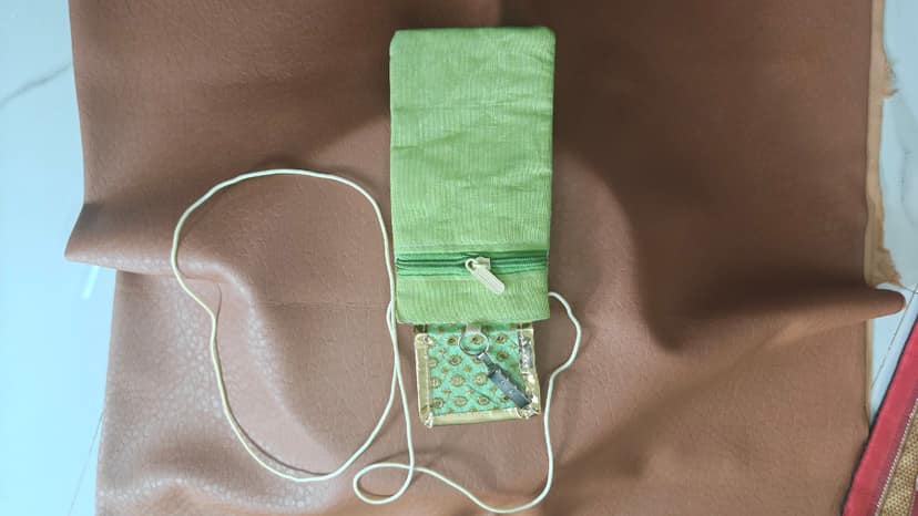 Stylish Phone Wallet with Clutch Holder for Versatile Protection