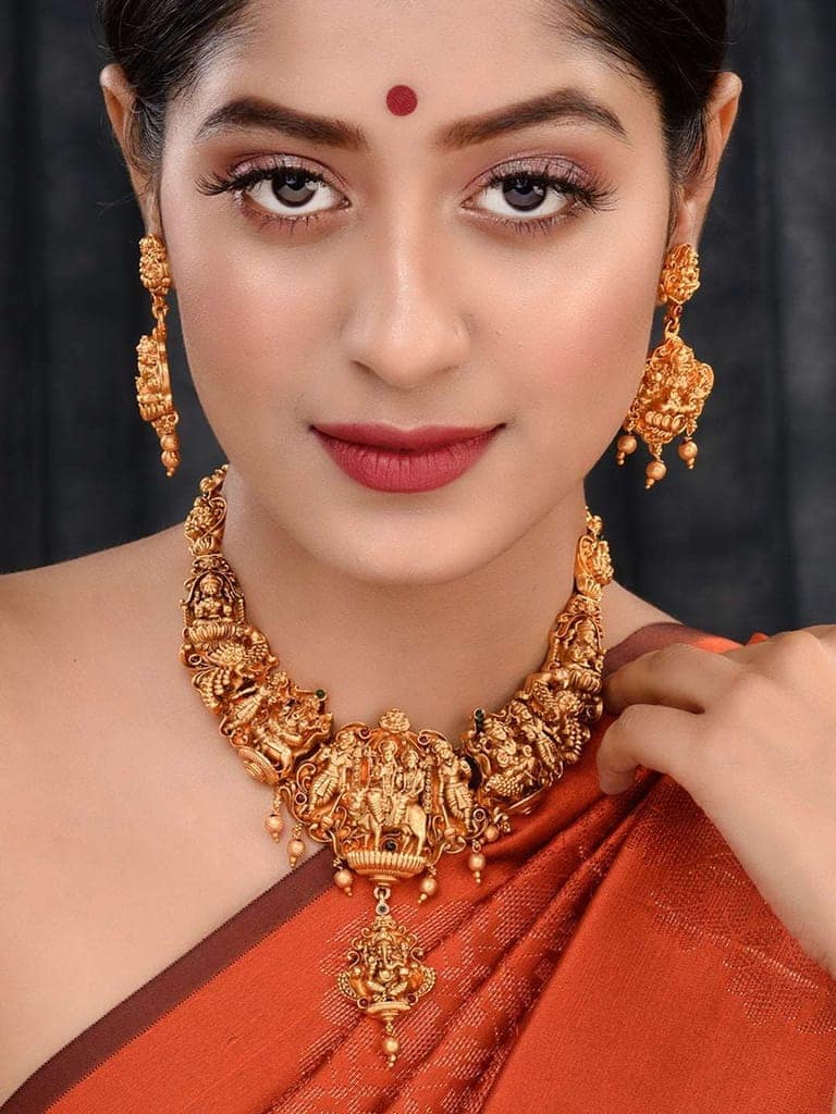 Gold Plated Exquisite Design Shiv Parivar Temple Jewellery Set view 3