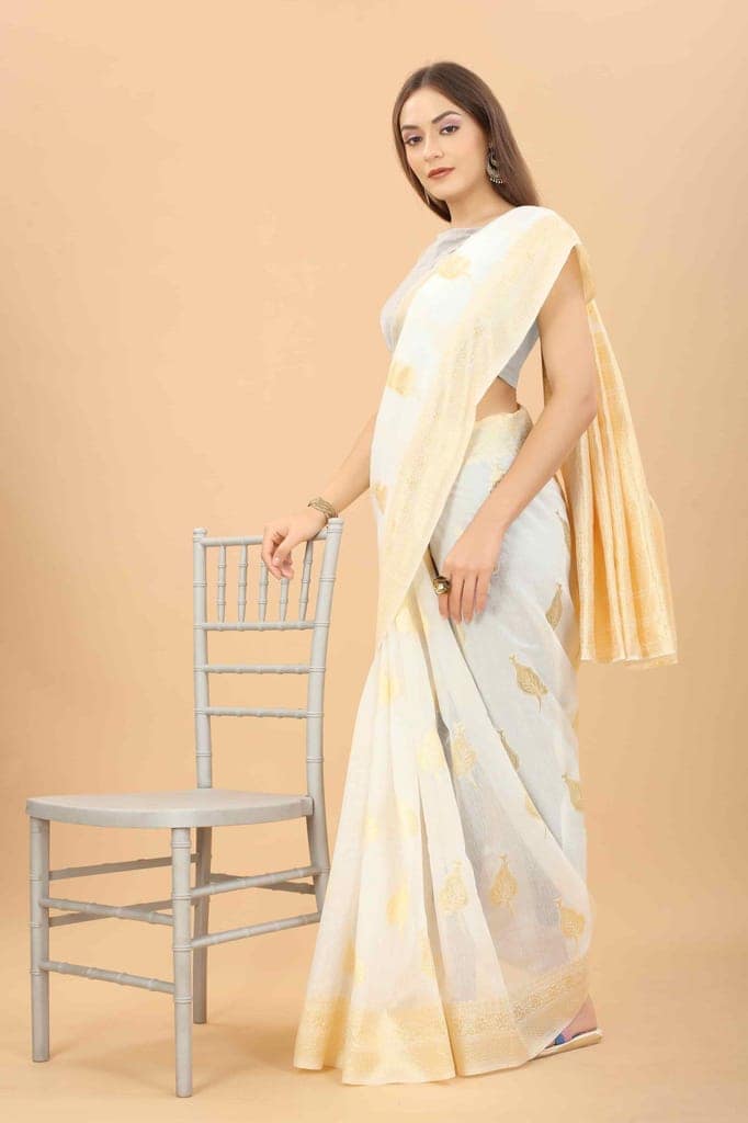 Women's Pure Cotton Saree with Unstiched Blouse Piece view 3