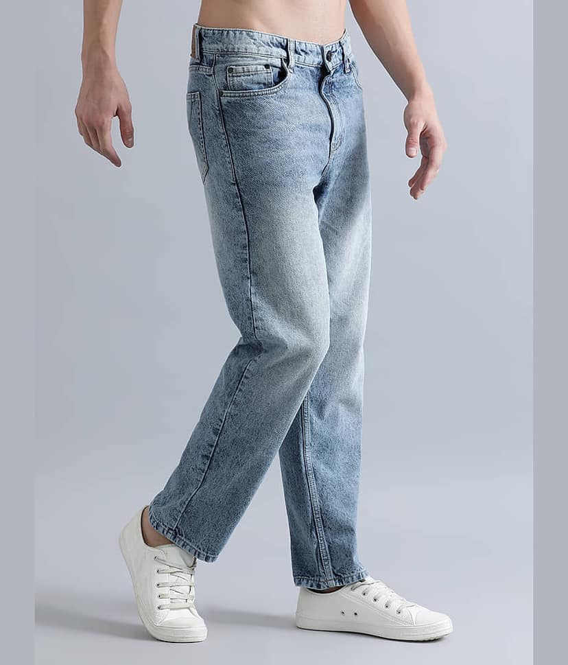 Bene Kleed Men Relaxed Fit Mid-Rise Clean Look Light Fade Cotton Jeans view 3