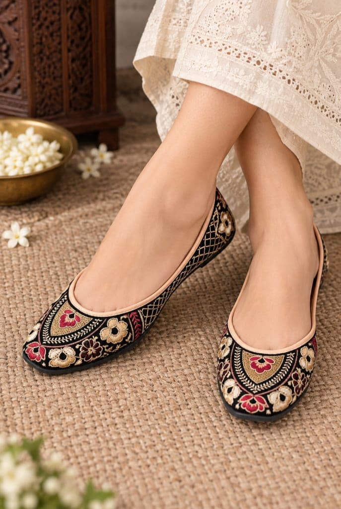 Premium Black Handmade Embroidered Jutti with Zari & Floral Thread Work - Custom Fit view 4