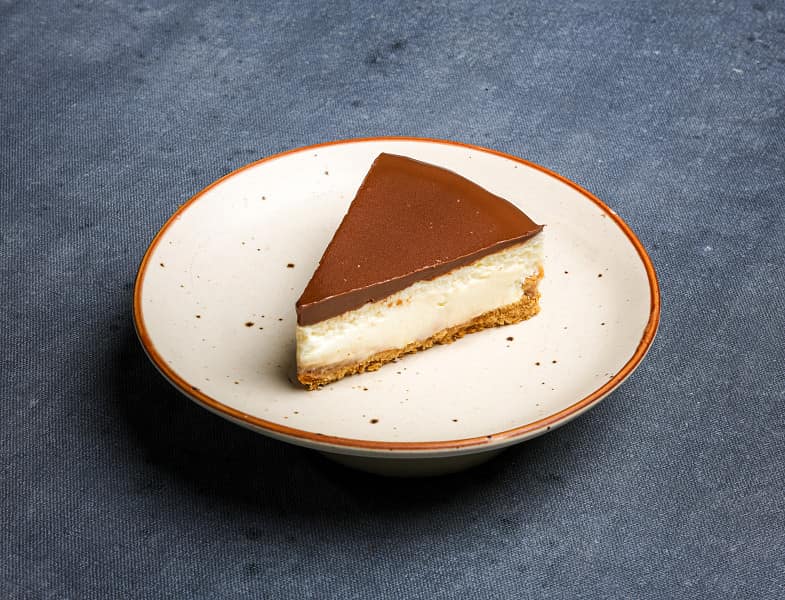Nutella baked cheesecake slice