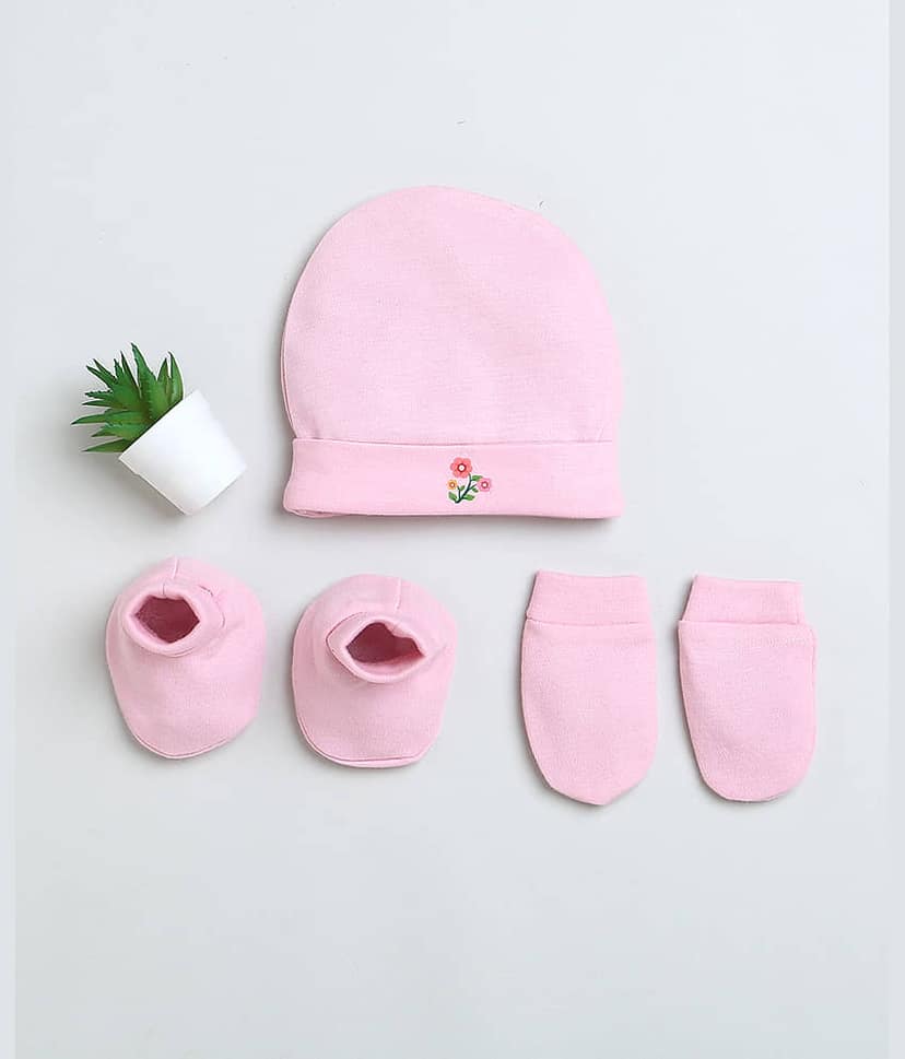 BUMZEE Pink Boys Cotton Cap Mitten Bootie Set Age - 0-3 Months
