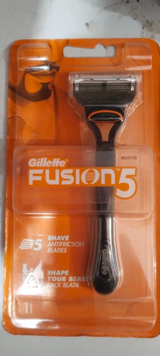 Gillette Fusion 5 shave Razor black blade
