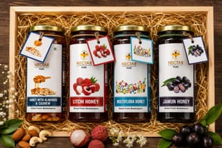 Honey Combo gift pack with wooden pine tray & Wooden spoon.