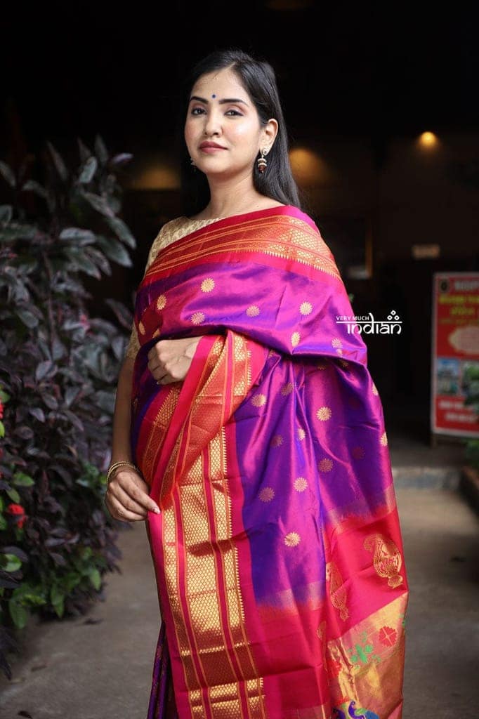 Utsaav ~ Authentic Handloom Pure Silk Maharani Paithani - Dual Tone Purple Pink with Bright Pink Border view 2