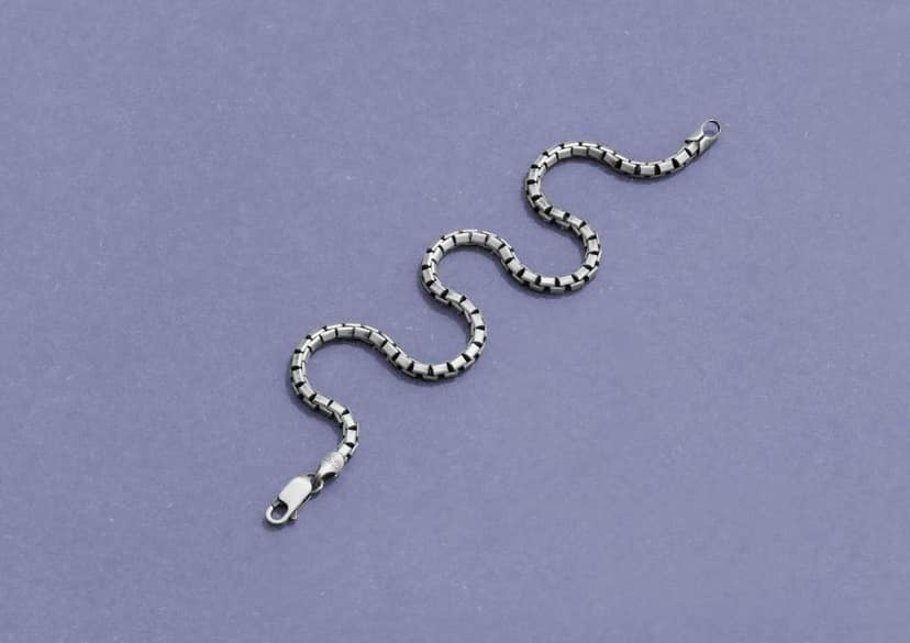 Classic Box Link Bracelet view 3