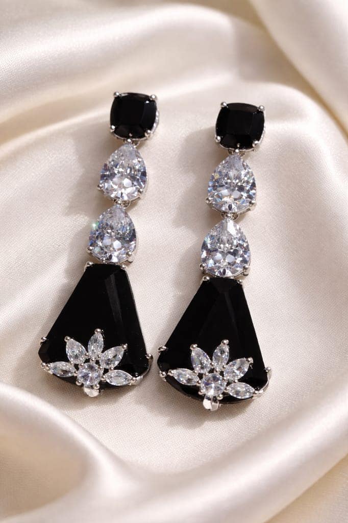 ✨Sliver Plated Black and White Stone Geomatric Earrings ✨
