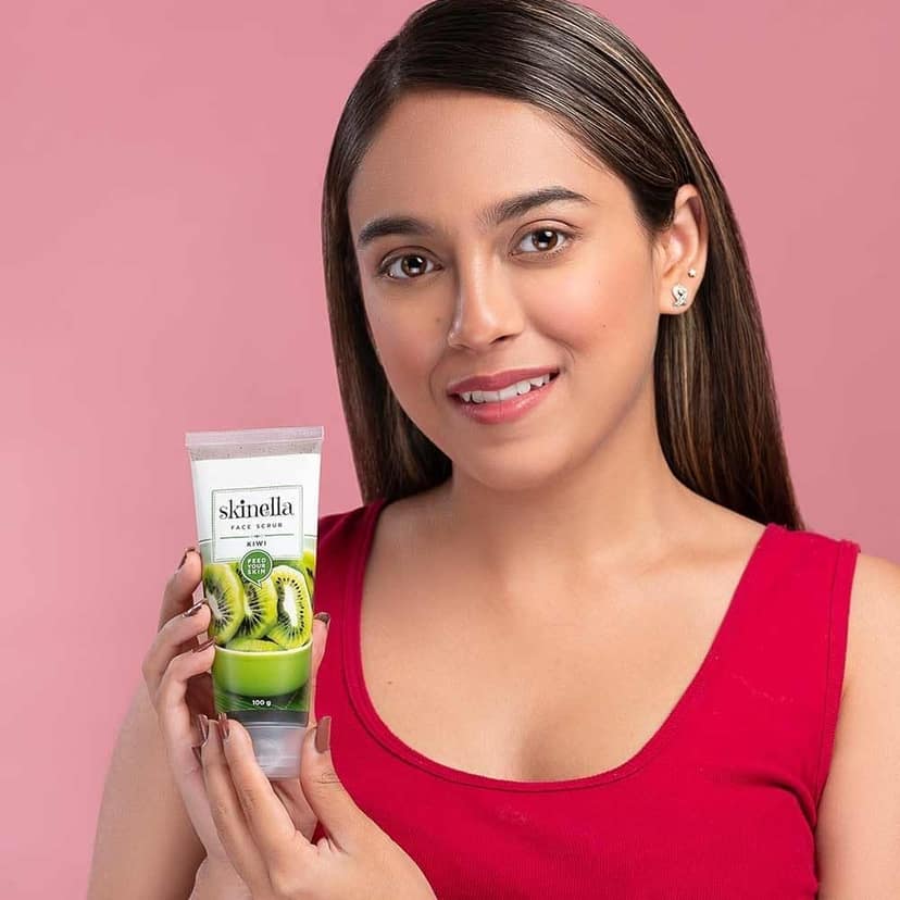 Skinella Kiwi Face Scrub(100 gm) Helps Remove Dirt And Excess Oils, helping clear away toxins and dark spots view 6