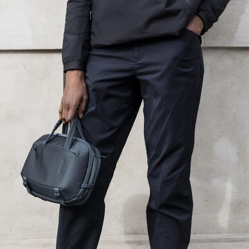 Thule Subterra Crossbody 5L, Dark Slate view 5