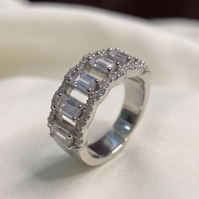 Baguette Glow Ring view 3