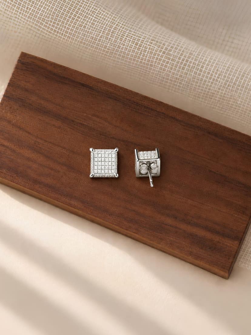 AXORA LIFE 925 Sterling Silver Ear Studs – Bold Square Design with Shimmering Stones in a Structured Grid Pattern