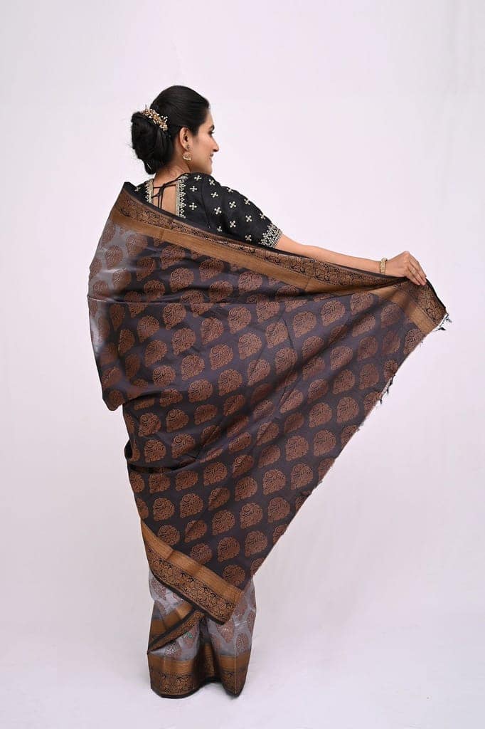 Beautiful Light Grey Saree With Modish Design and Contrast Border view 2
