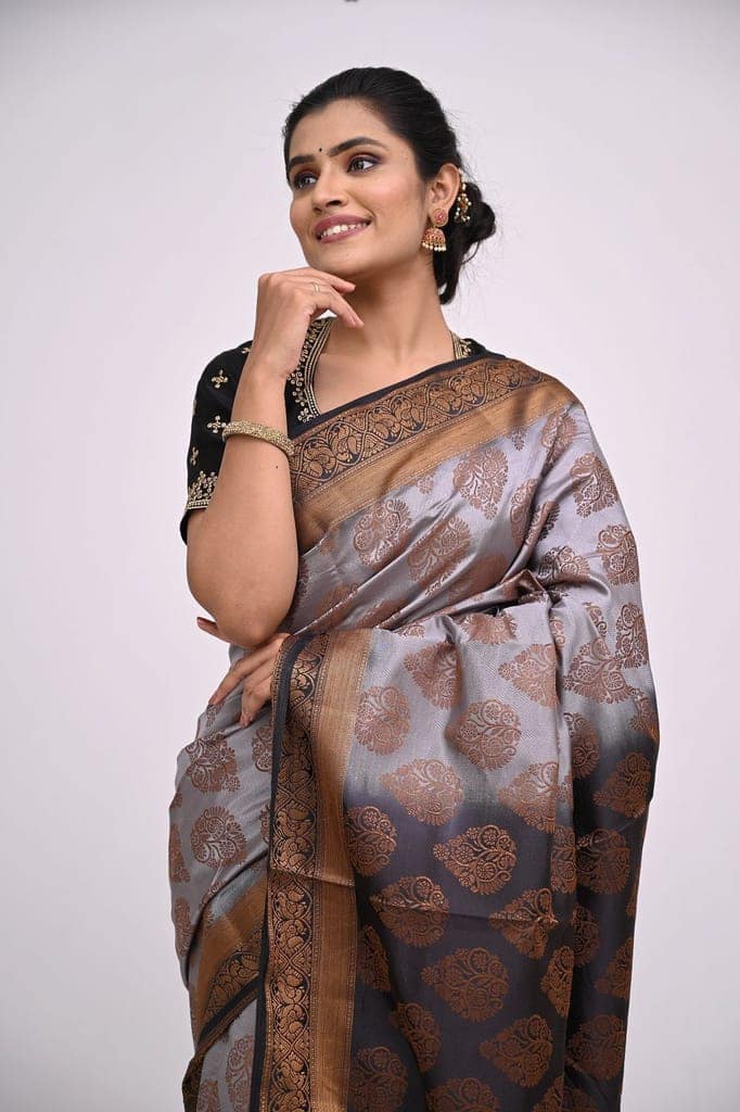 Beautiful Light Grey Saree With Modish Design and Contrast Border view 3