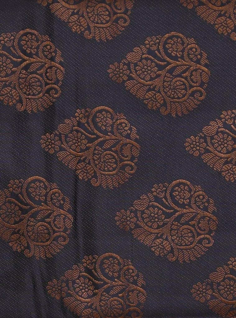 Beautiful Light Grey Saree With Modish Design and Contrast Border view 4
