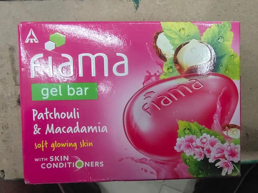 Fiama gel bar patchouli and macadamia