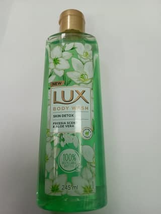 Lux Body wash Skin detox Freesia scent & aloe vera 100% Recyclable Bottle 245 ml