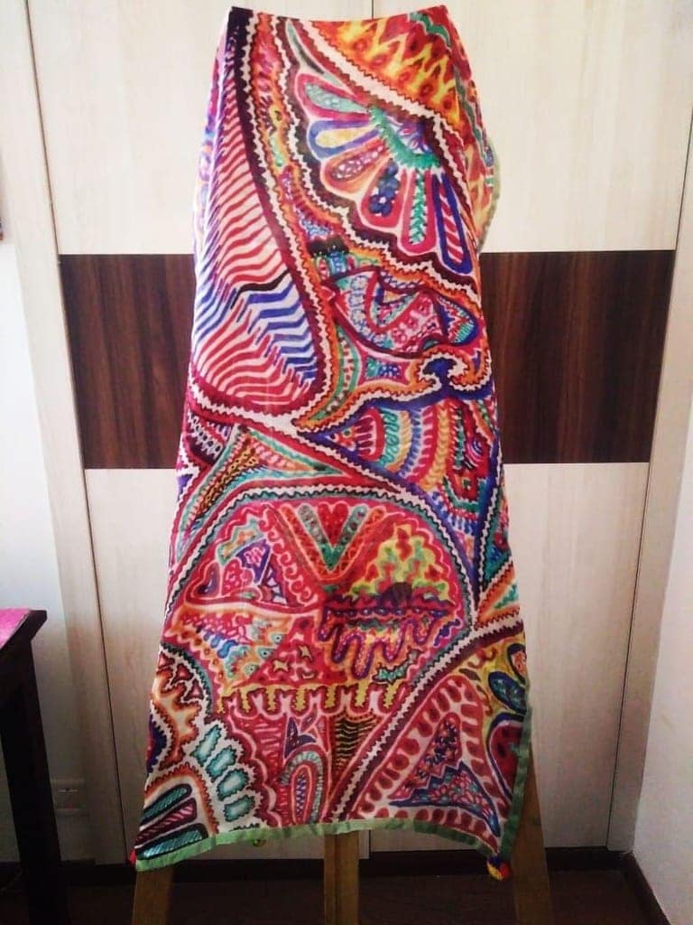 POM-POM DETAIL STOLE