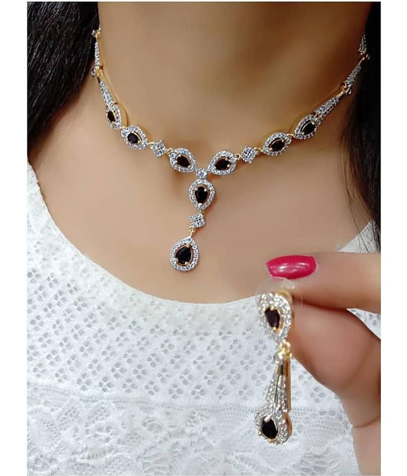 Ladymania Alloy Black Choker Contemporary/Fashion Gold Plated Necklaces Set
