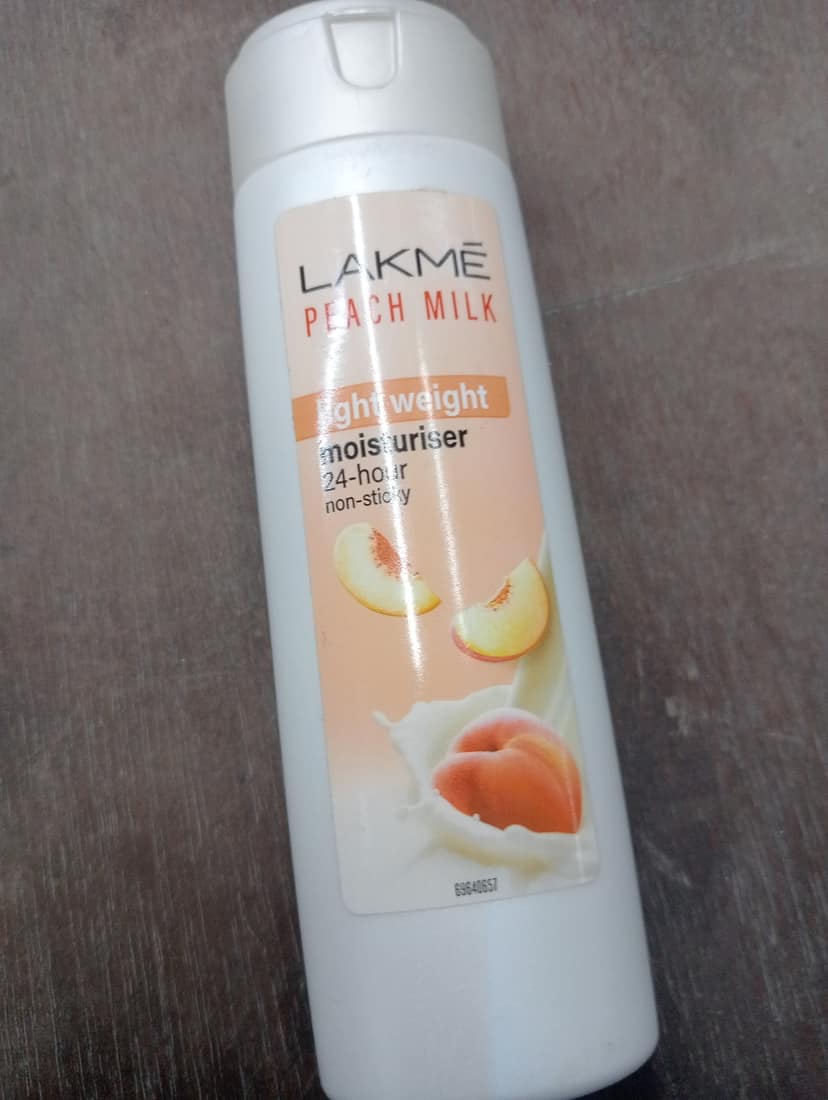 Lakme Peach milk light weight