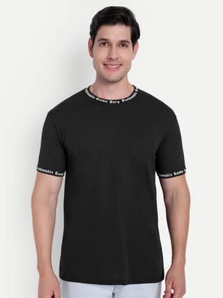 SCOTT FINCHER Black Crew Neck T-Shirt with "Fashionable Looks Very Fashionable" Printed on Collar and Sleeves : AA(NPH)BLACK_159