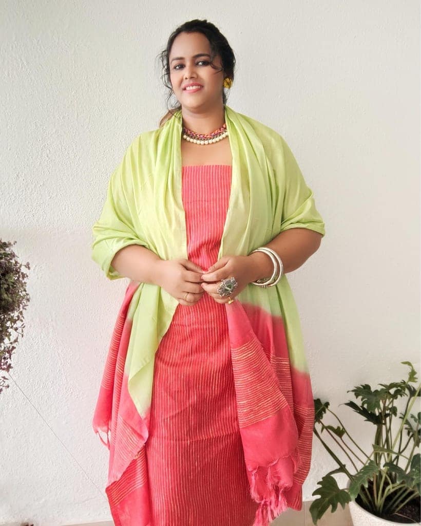 Katan Silk Suit Piece Red and Green Color with Bottom and Dupatta-7156 view 6
