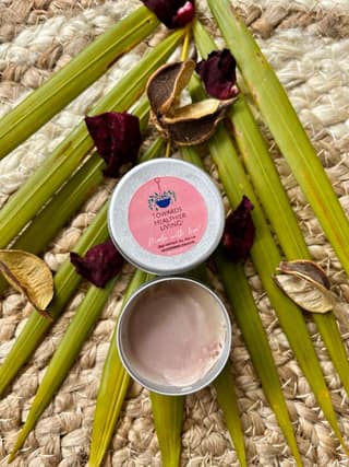 Glownest By Grownest Probiotic Based Lipbalm Strawberry & Grapefruit, 15 gm