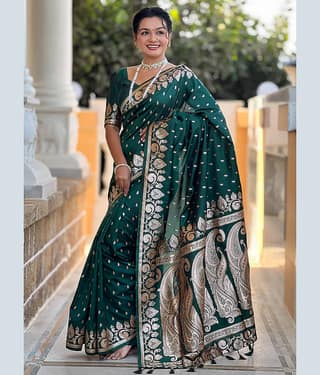 KALIPATRA Art Silk Solid Banarasi saree With Unstitched Blouse Piece ( Green )
