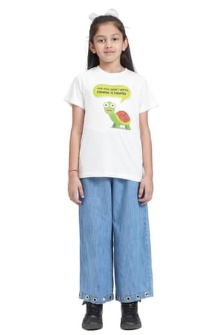 KUCHU Unisex Tshirt | Made of Super Combed Cotton-Modal Natural Fiber Better Than 100% Cotton| Soft & Breathable Fabric| Unique Digitally Printed Design |Vibrant Colour |Bee_Strong