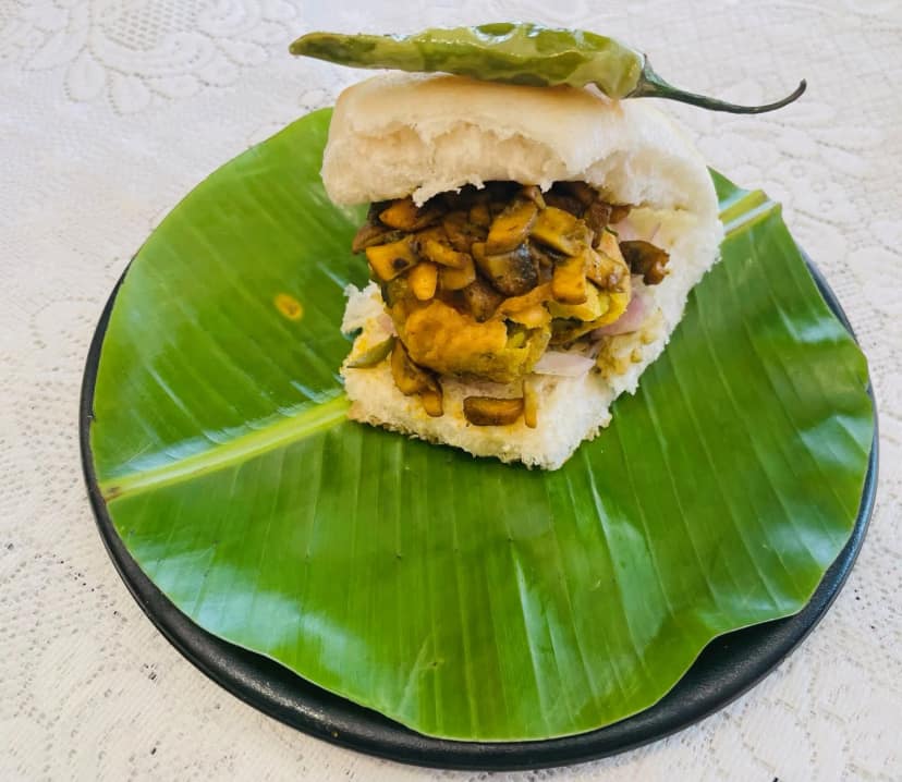 Mushroom Vada Pav
