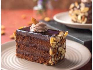 Monginis Dutch Almond Pastry - Eggless
