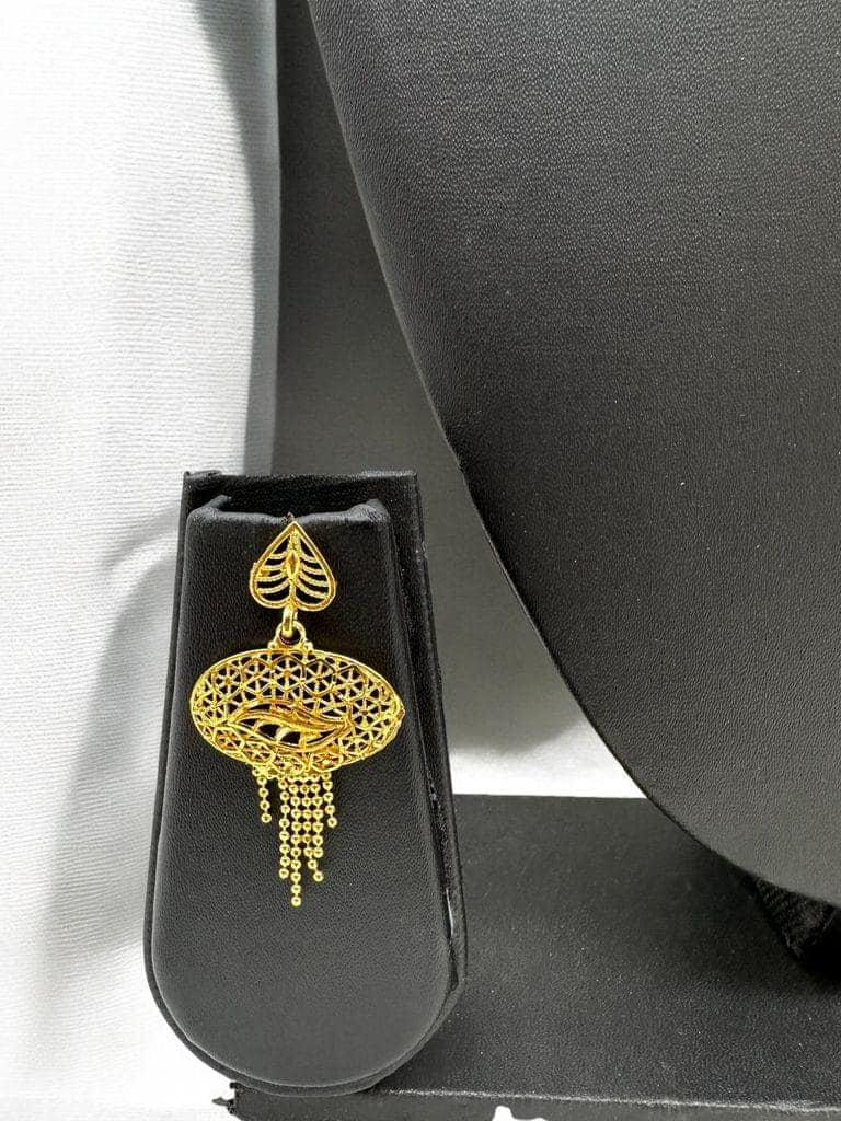 Gold Luxe Necklace Set - Amit Chauhan And Sons view 3