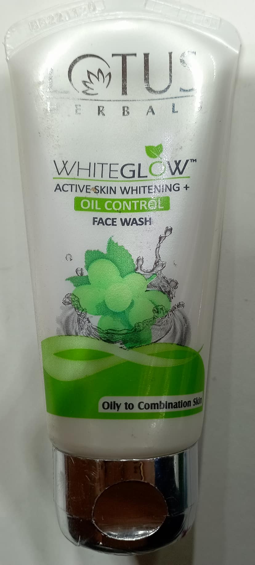Lotus herbals white glow oil control face wash 50 g