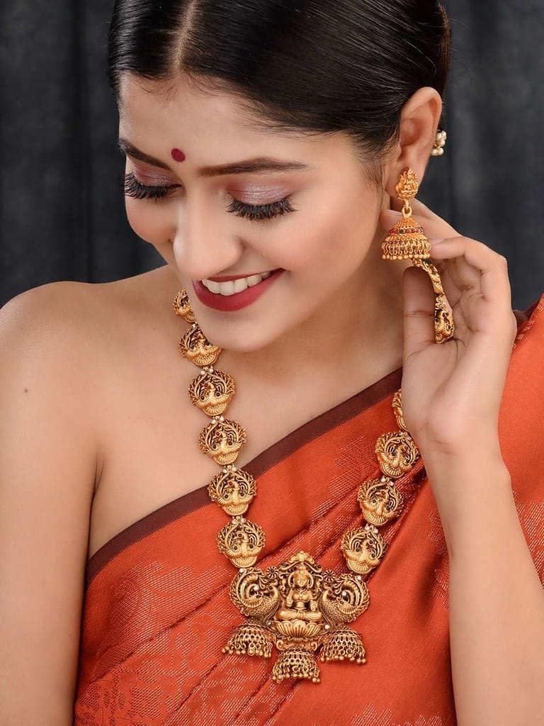 Gold Plated Exquisite Lakshmi Design Haram Temple Jewellery Set Jhumki Earrings view 4