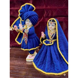 Exquisite Knit Yugal Sarkar Poshak | Winter Dress for Radha Krishna Idols view 2